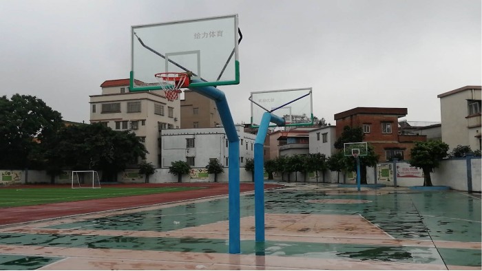  江门荷塘镇远昌小学联系更换高档透明篮球板 